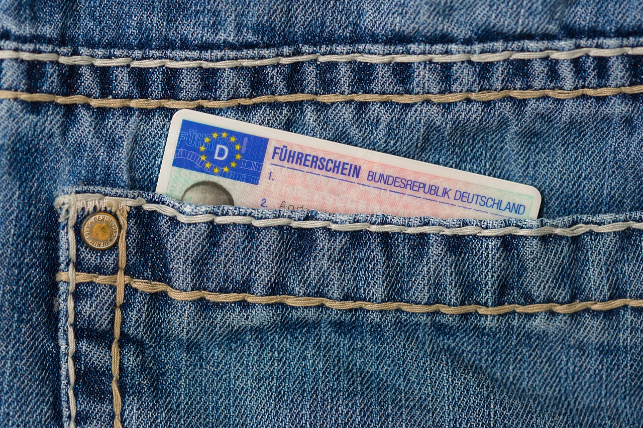 So hast du den Führerschein in der Tasche